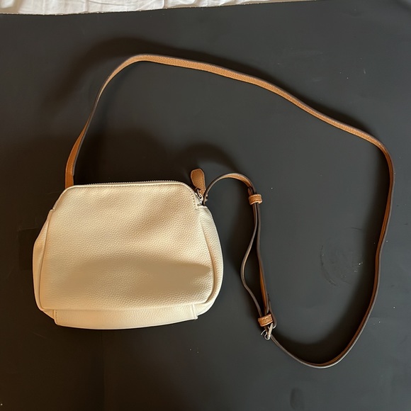 Kenneth Cole Crossbody Bag - Picture 2 of 9